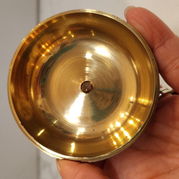 Brass apple with stem and leaf with twist off lid made in India - Picture 5 of 7